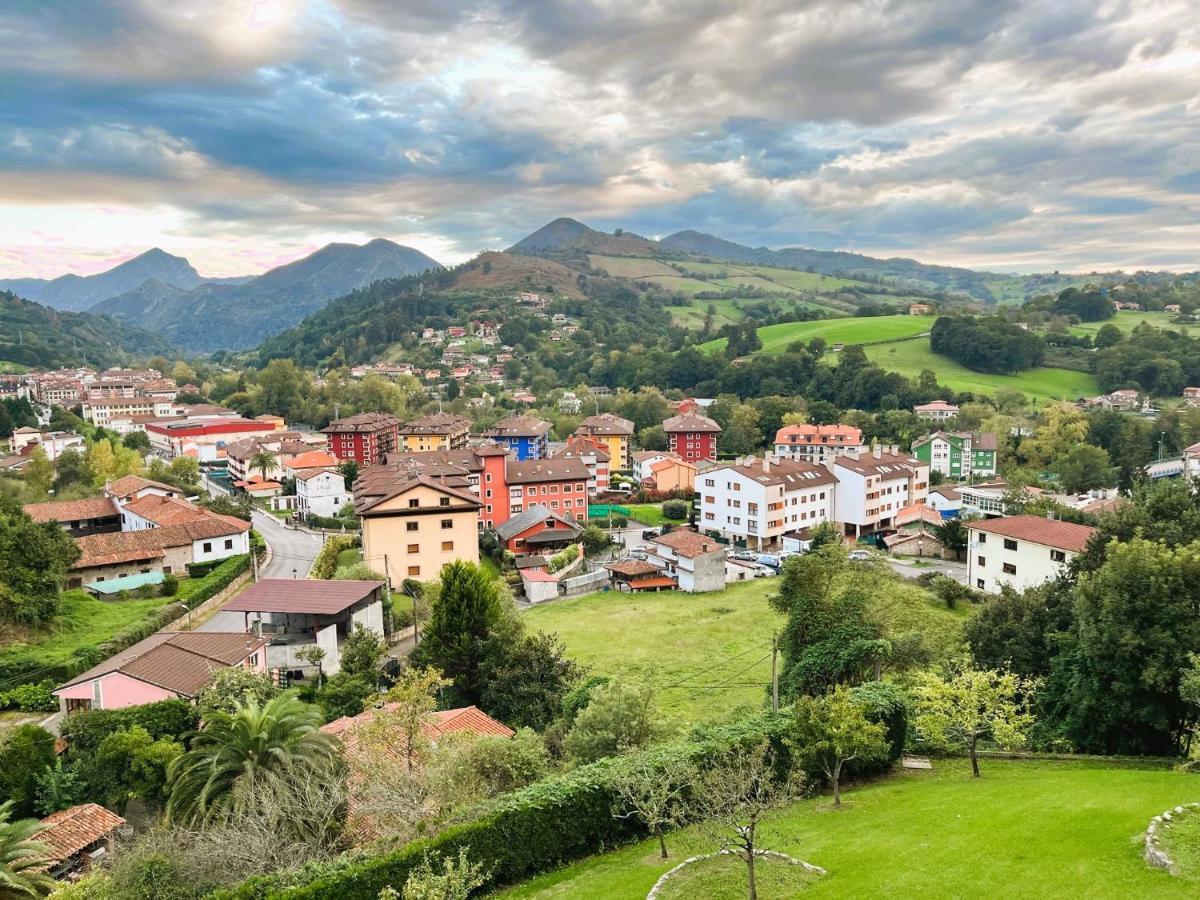 Cangas De Onis A Orillas Del Rio Sella Exterior photo